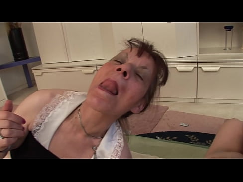 ❤️ Dve babici in en dedek imajo seks v troje ❌ Fucking video pri nas ️❤