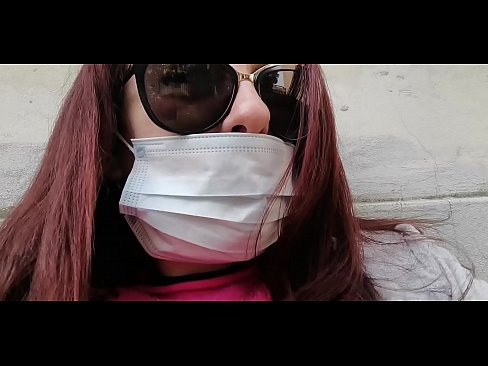 ❤️ Nicoletta se maščuje svojemu sosedu in mu urinira v garažo (Posebna italijanska karantena Covid19) ❌ Fucking video pri nas ️❤